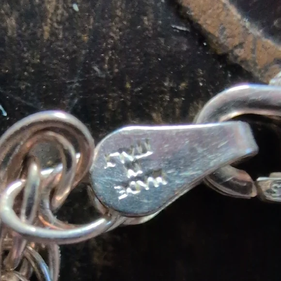 Silver Cameo Pendant Necklace Artistic Design - Picture 5 of 5